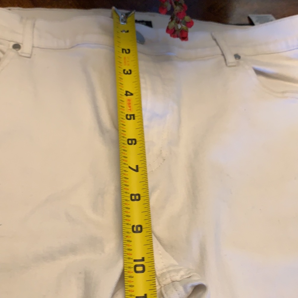 Michael kors slim fit Jeans for women. - Picture 12 of 15
